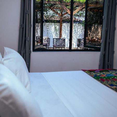 Ahome Guest House & Lounge 洛美 外观 照片